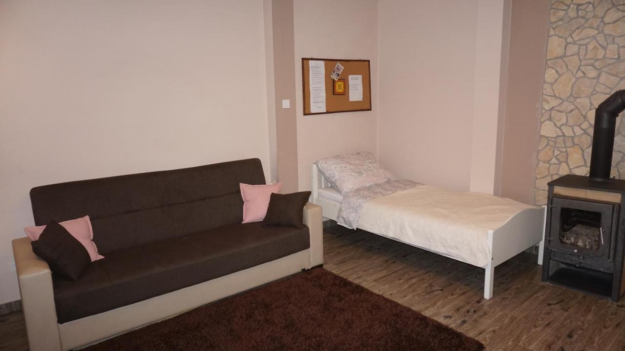 Edes Otthon Apartman Gyula Exterior photo